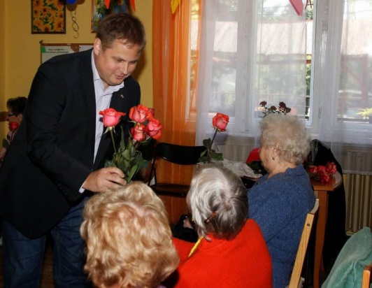 A nyugdíjasokat köszöntötte Földesi Gyula és Juhász Lajosné